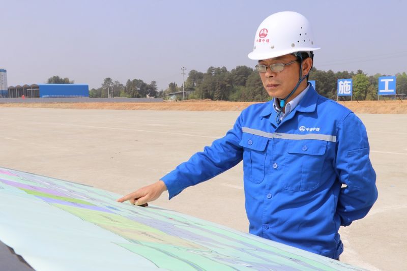 四川省五一勞動(dòng)獎(jiǎng)?wù)?廖輝 (2).jpg