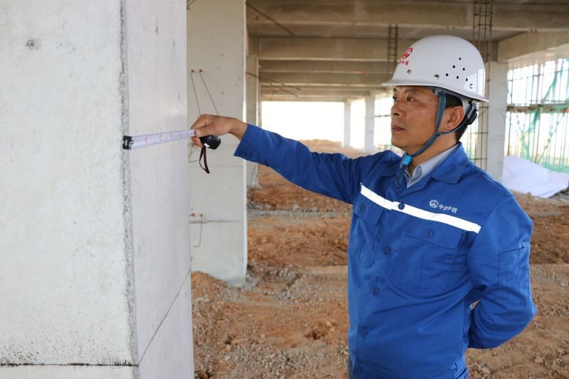 四川省五一勞動(dòng)獎(jiǎng)?wù)?廖輝 (3).jpg