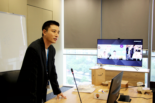 再一次改變電視！蘇寧推出高端新品小Biu智慧屏Pro