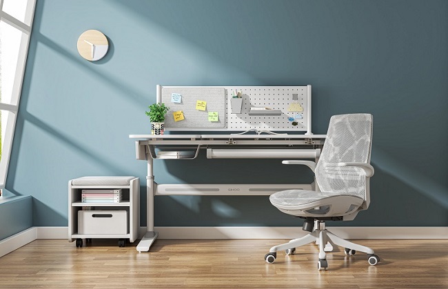 一桌三用，西昊三棲書桌陪伴孩子成長