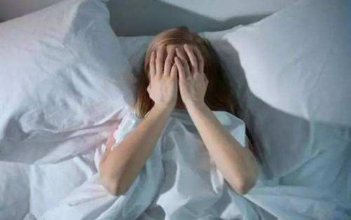 嚴(yán)重失眠怎么辦？心諾即眠睡眠儀讓你一覺(jué)到天明