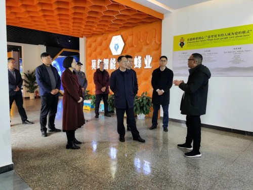 堅(jiān)守初心做事業(yè)，為甜蜜生活而奮斗