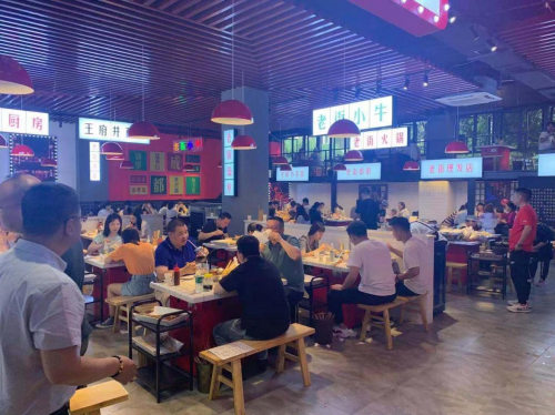 食欲大開，老街小牛&mdash;&mdash; 一個不一樣的火鍋串串店