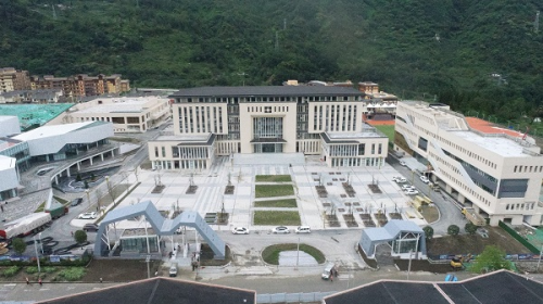 甘孜職業學院項目一期工程教學區順利移交