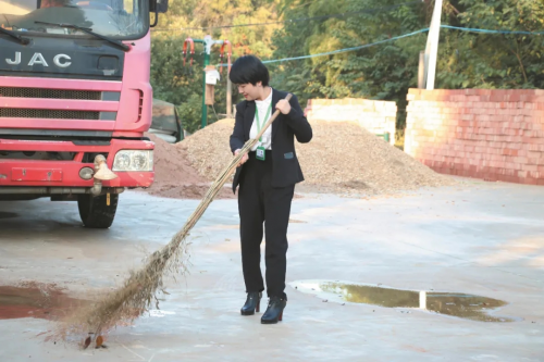 云臺山茶旅集團副總裁黃敏：一個不畏艱辛的茶旅姐姐