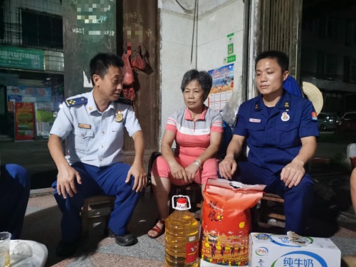 柳城縣消防救援大隊開展&ldquo;政治家訪&rdquo; 搭建&ldquo;大、小&rdquo;家庭連心橋