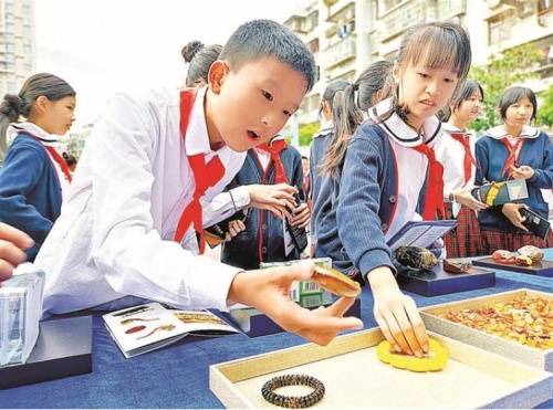 &ldquo;雙減&rdquo;之下，我們如何生活，就如何帶娃