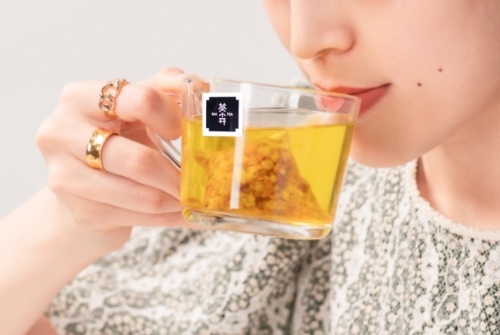 當(dāng)90后職場女孩遇見茶小開：原來辦公室陪伴也能如此講究