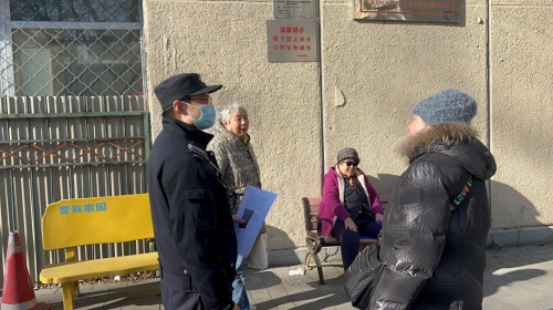 繃緊防范之弦 筑牢防騙之堤壩 團(tuán)結(jié)湖派出所做好防范電信 網(wǎng)絡(luò)詐騙工作