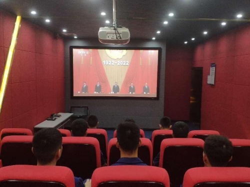 柳州市城中區(qū)消防救援大隊(duì)觀看慶祝中國共產(chǎn)主義青年團(tuán)成立100周年大會直播盛況