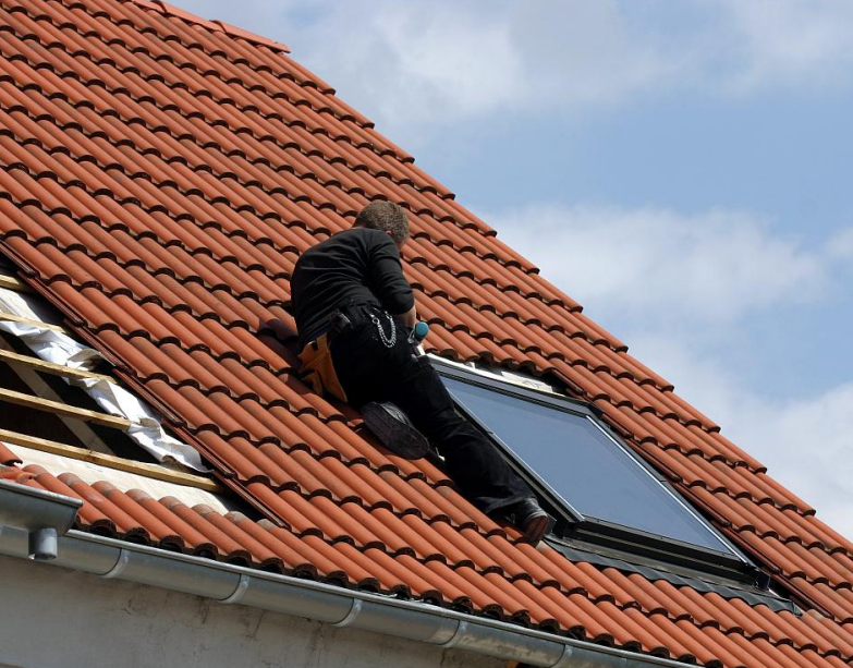 阿魯山彩石瓦大師：傳承匠心工藝，鑄就行業品質典范