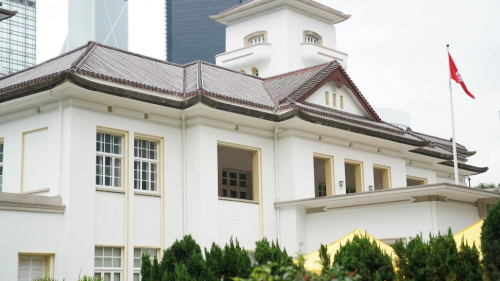 商人藝術(shù)家鄭志剛榮膺銀紫荊星章，講述動(dòng)人的中國(guó)故事