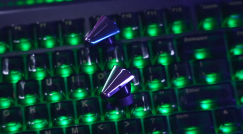 怒喵科技 TWS 耳機(jī) CYBERBLADE 今日首次亮相，發(fā)布或?qū)⑷∠? title=