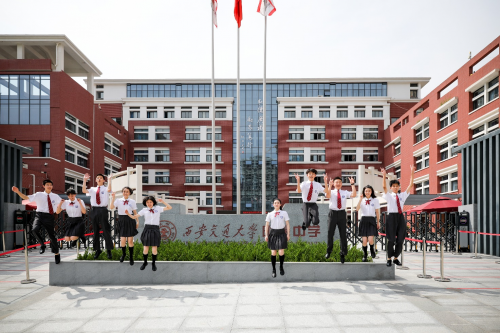 西安校服越來越美 家長滿意度不斷提升