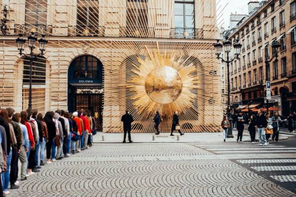 春節奢侈品門店排長龍！DOLOMIA最貴頂奢床王成富裕階層奢侈首選
