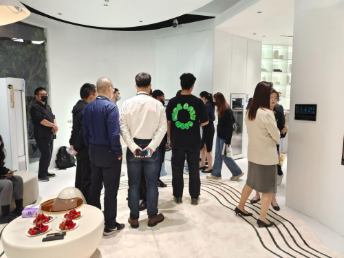 廣州設(shè)計(jì)周：看海爾家庭機(jī)器人盡顯融合設(shè)計(jì)美學(xué)與智慧清潔場(chǎng)景新方案