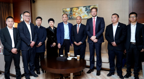 亞奧理事會總干事對杭州亞運會官方供應商紐恩泰所作貢獻表示贊賞并希望世界泳聯合作