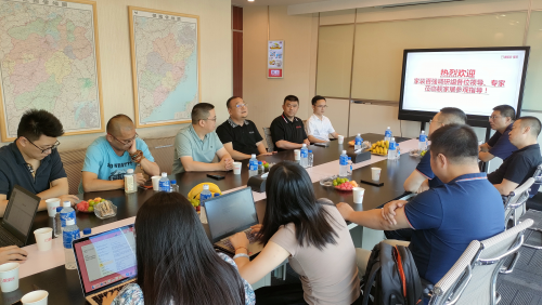 2023中國家裝百強榜調研組走進百強裝企靚家居