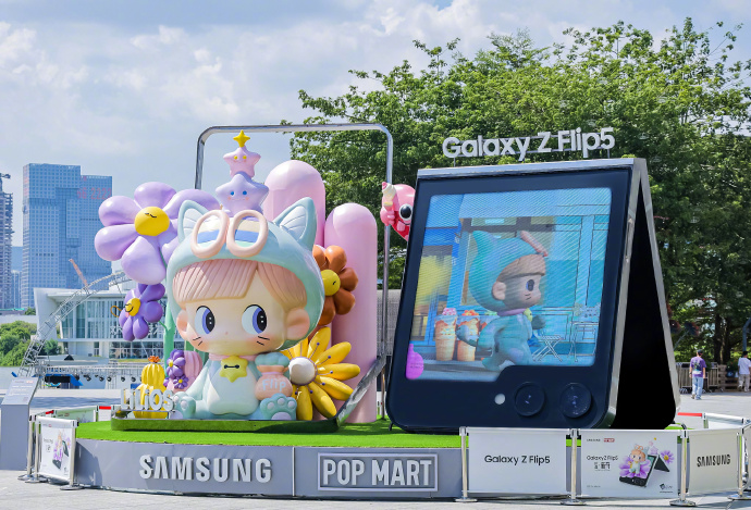 三星Galaxy Z Flip5：創新科技點亮現代美學，引領時尚新風向！