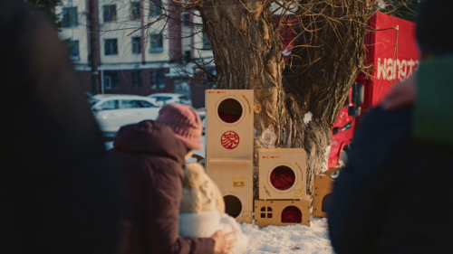 為&ldquo;毛孩子&rdquo;定制實木貓屋 大王椰公益項目暖心圈粉