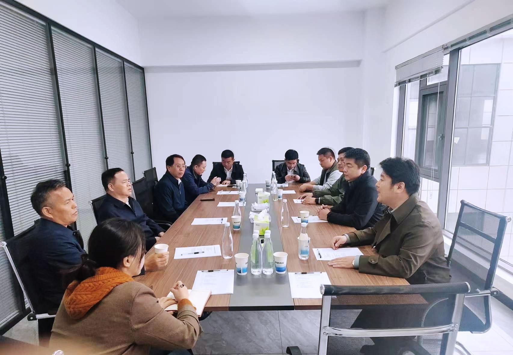 懷化市委常委、常務副市長尹培國帶隊考察蘇州智慧倍增數字科技有限公司智能制造中心-安徽鼎研智能科技