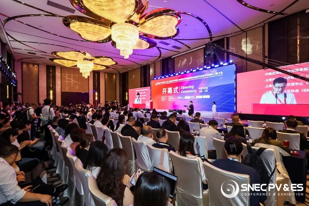 90多個國家，3000多家企業(yè)，齊聚上海光伏兩會，能環(huán)寶參與其中！